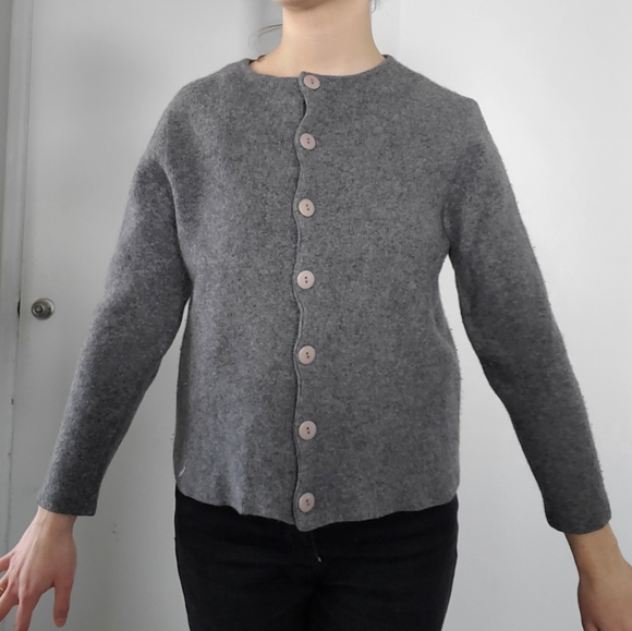 Wool Buttoned Sweater - Picture 3 of 6